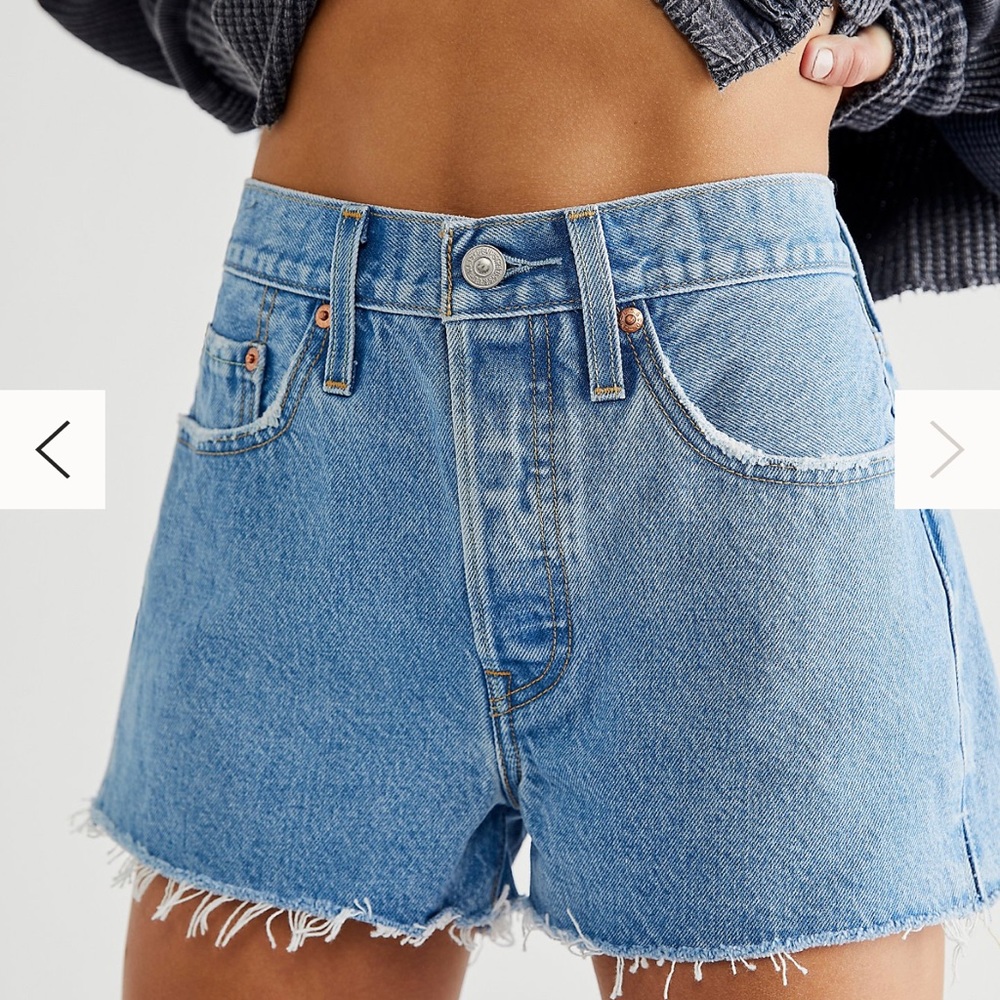 LEVIS 50 HIGH RISE DEMIN SHORTS - Picture 2 of 9